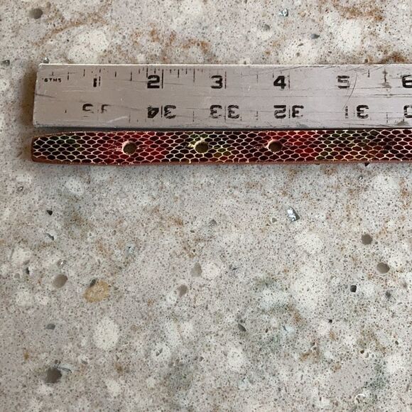 DKNY Italian calf animal print Reptile print luxury Skinny belt Medium 36.25” - Picture 11 of 11